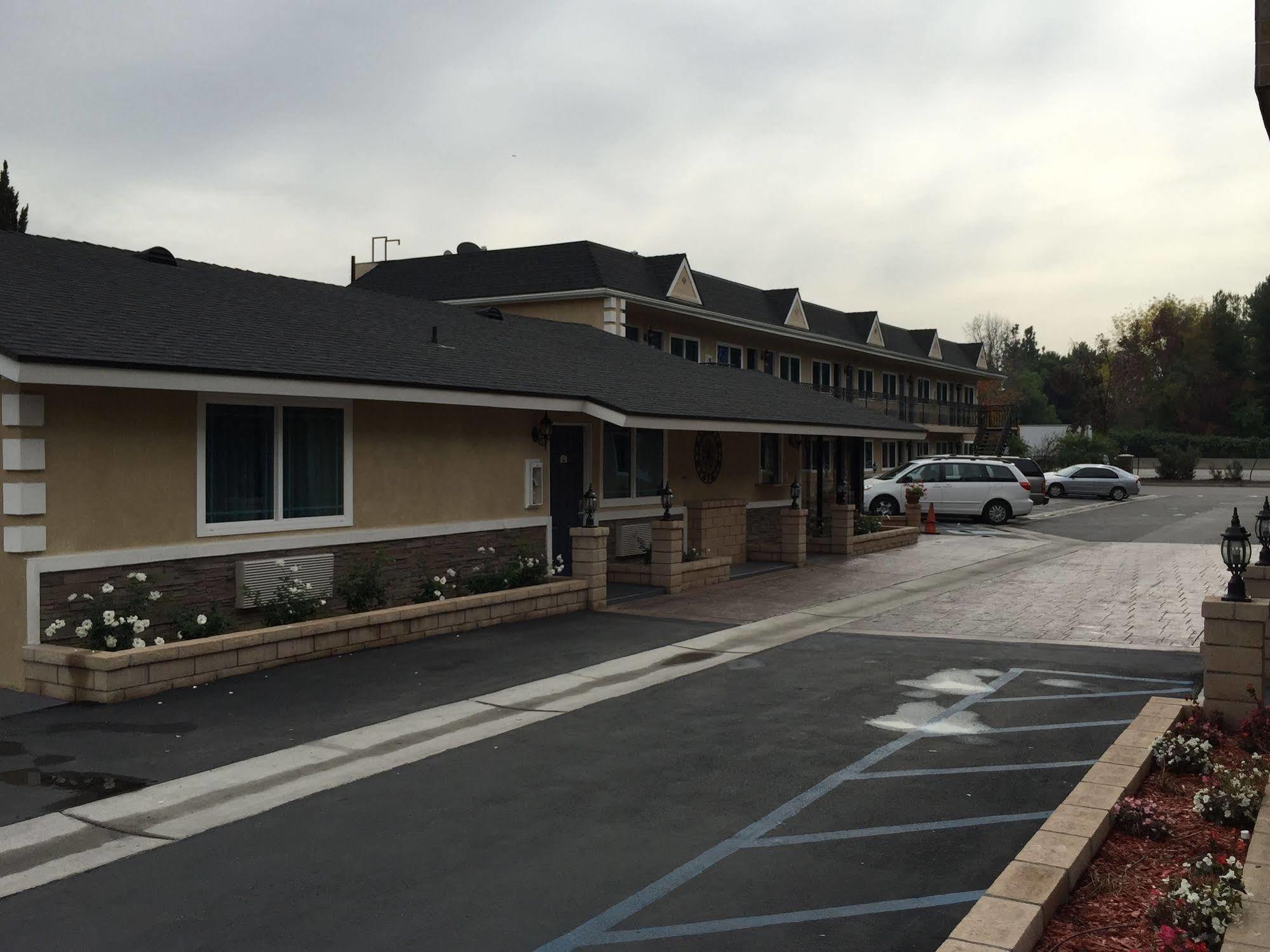 Walnut Inn & Suites West Covina Exterior photo