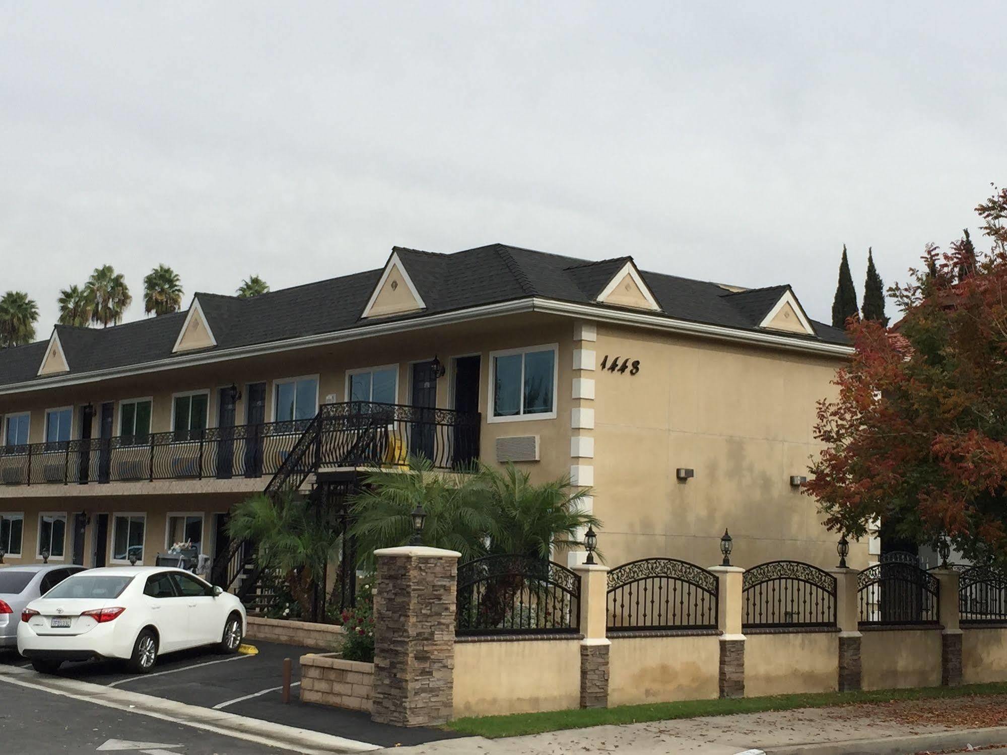 Walnut Inn & Suites West Covina Exterior photo