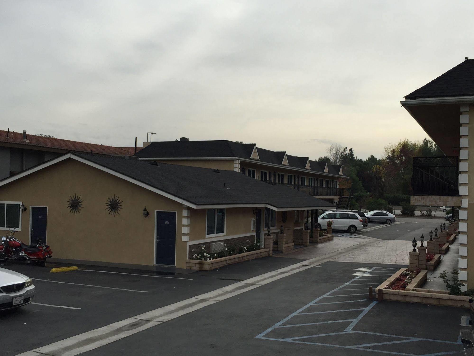 Walnut Inn & Suites West Covina Exterior photo